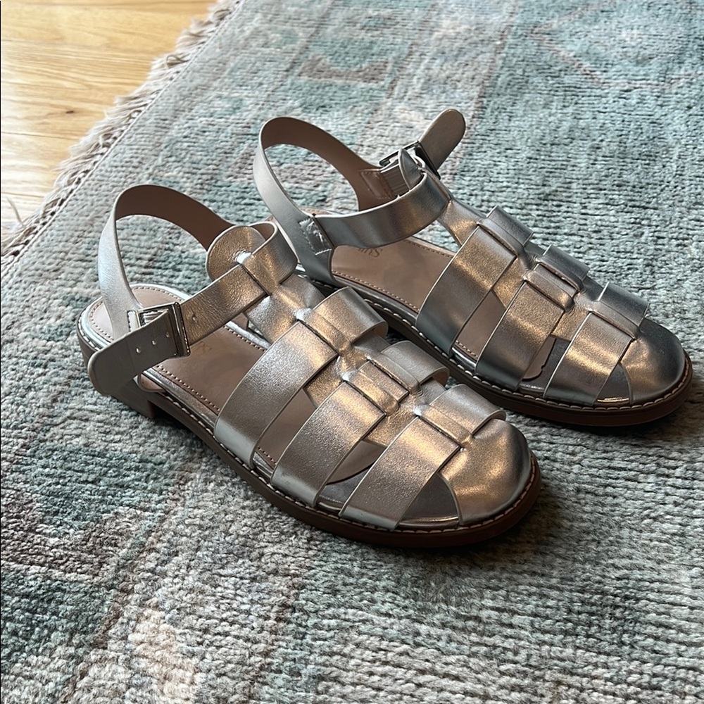 Dream Pairs Metallic Silver Fisherman Sandals
